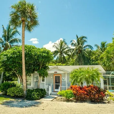 Baywatch Cottage Home